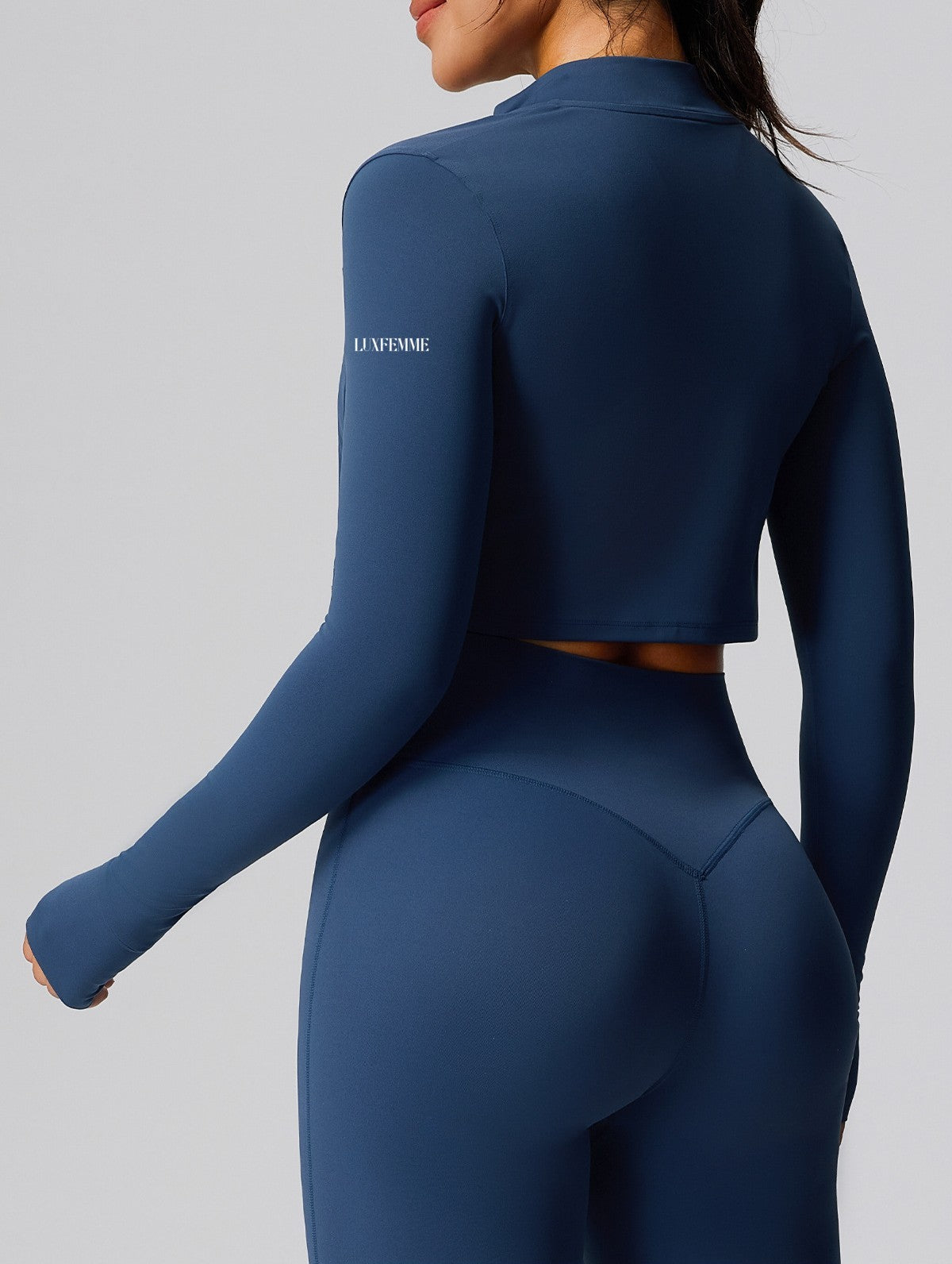 Essence line - Chaqueta técnica cropped con cremallera frontal