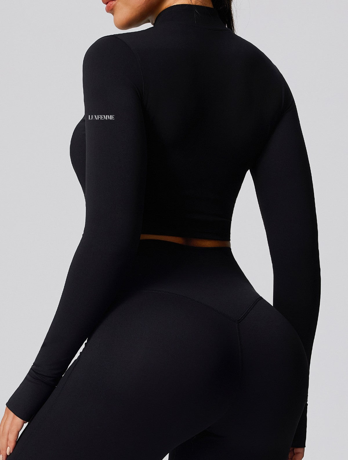 Essence line - Chaqueta técnica cropped con cremallera frontal