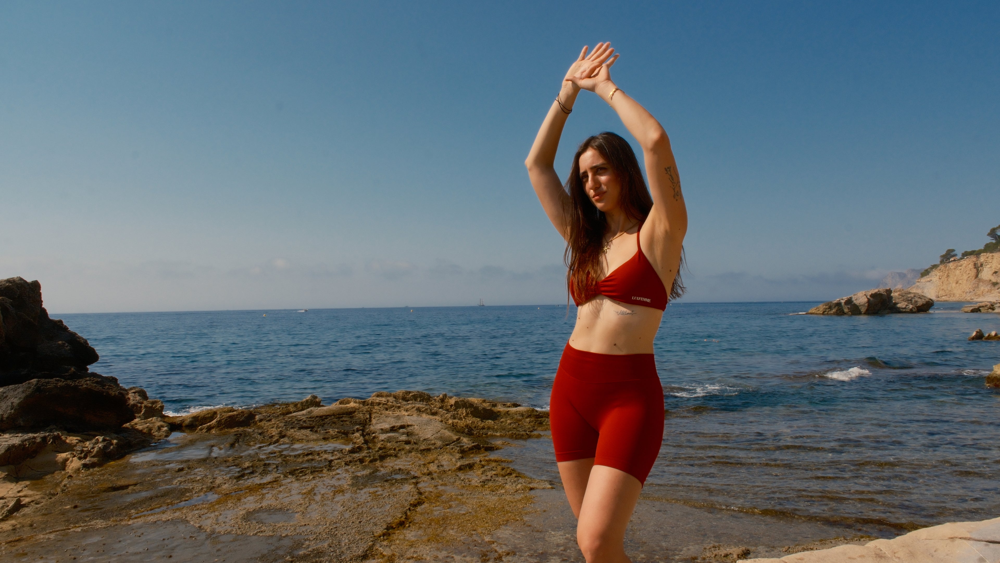 Top Rojo tirante fino y frunce central - Hot Summer Capsule