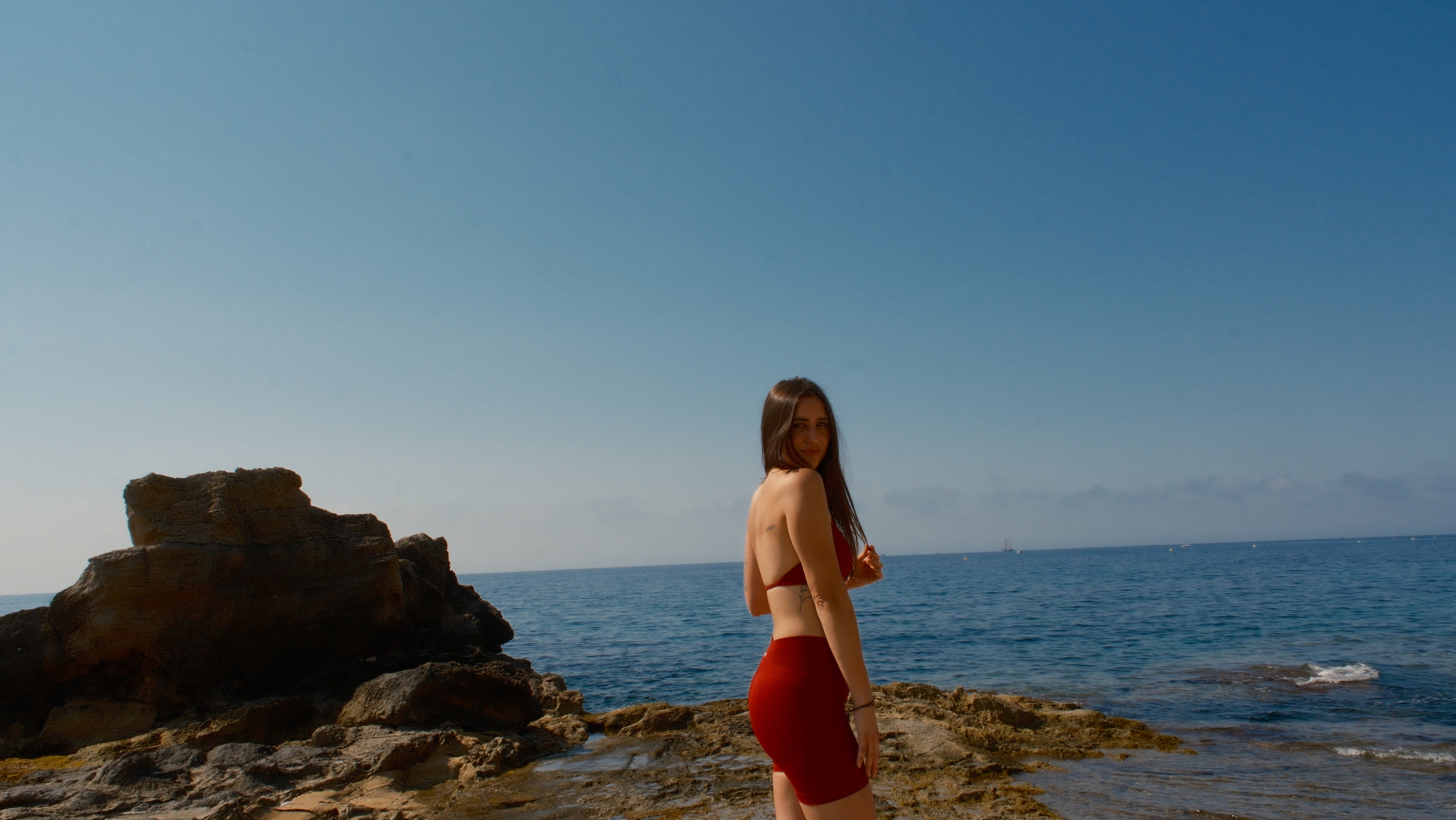 Top Rojo tirante fino y frunce central - Hot Summer Capsule