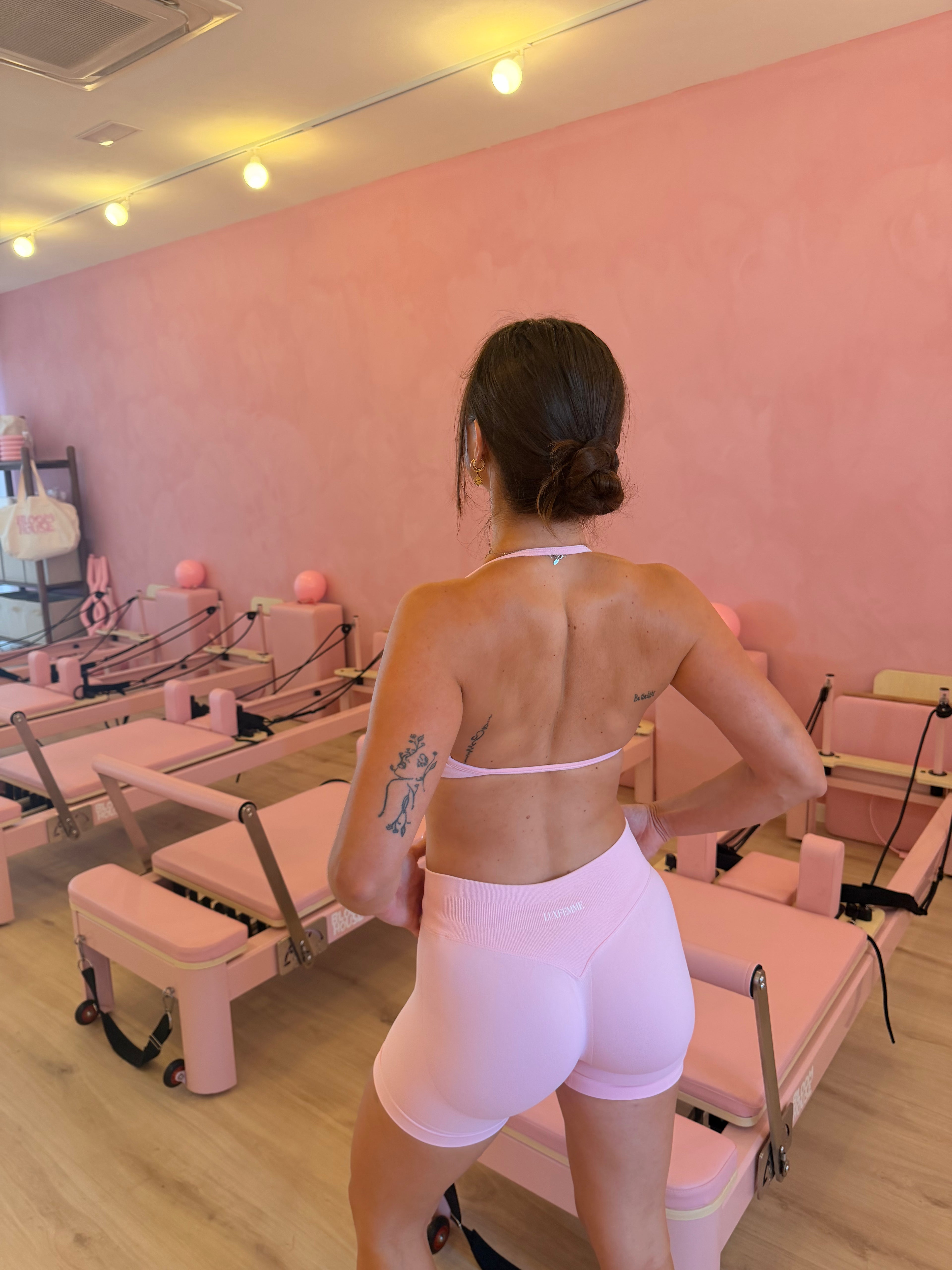 Top Rosa tirante fino y frunce central - Hot Summer Capsule