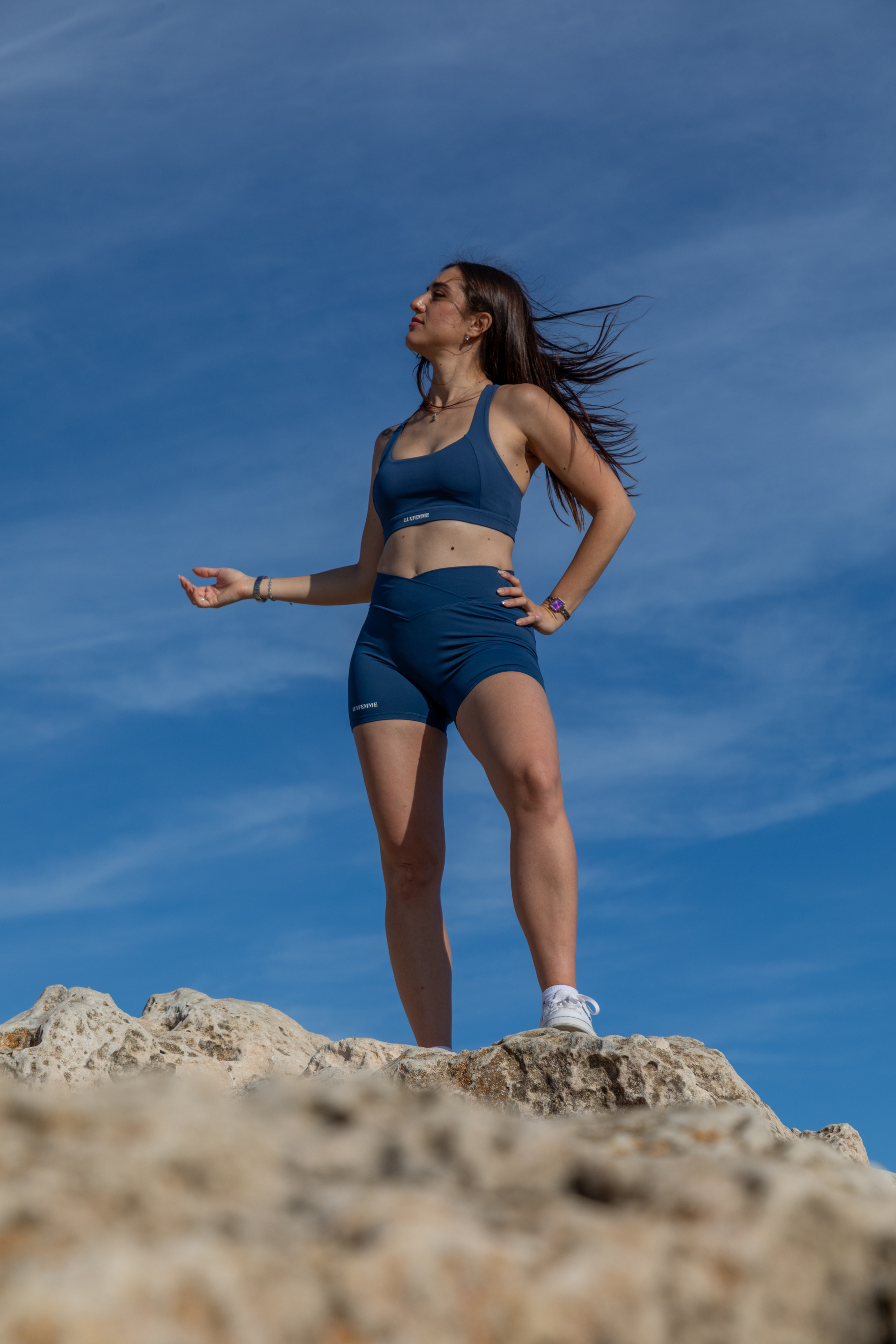 Classic Racerback - Top de escote cuadrado y espalda con tirantes anchos unidos en forma de Y