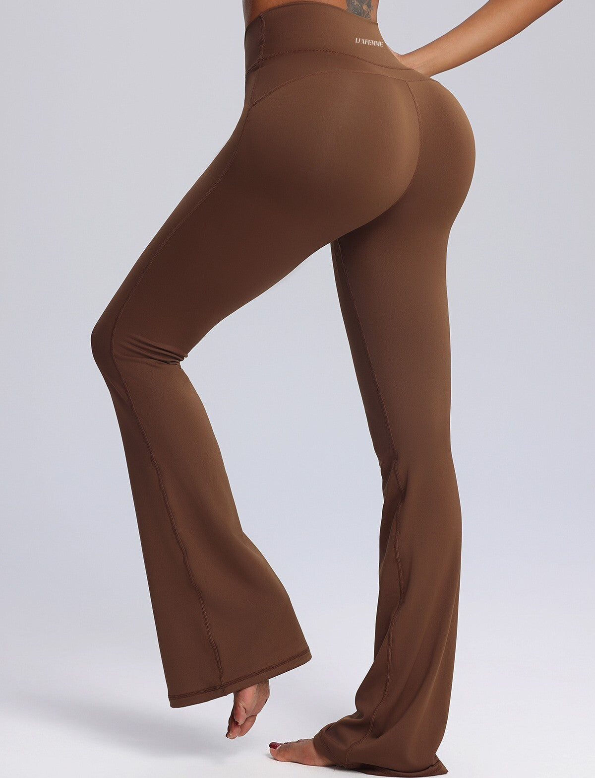 Moonrise Flow - Pantalón acampanado técnico con cintura cruzada