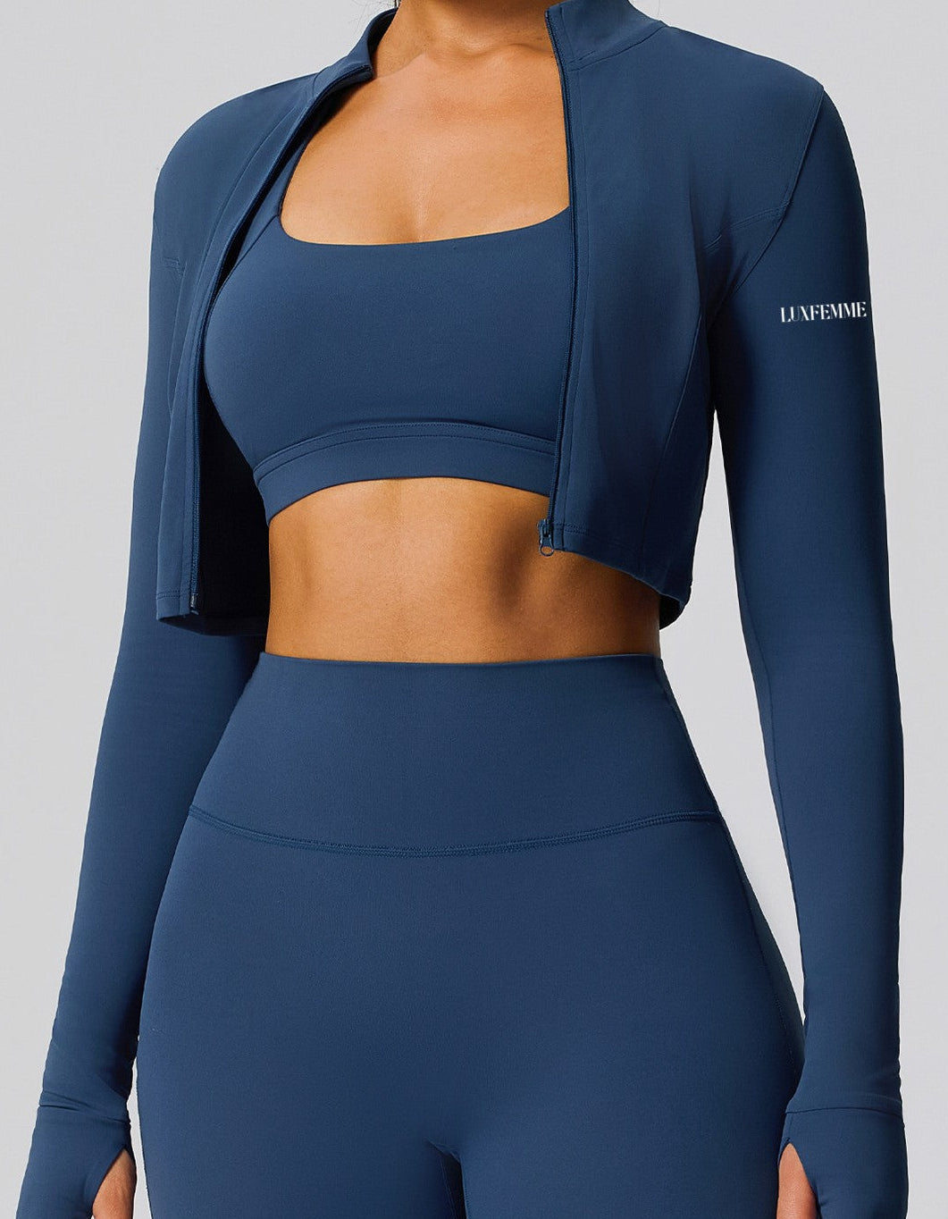 Essence line - Chaqueta técnica cropped con cremallera frontal