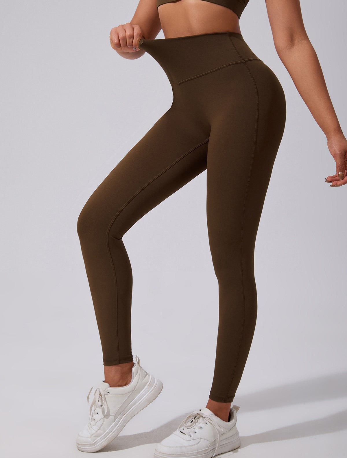 Conjunto Chocolate 3 Piezas - Top Glow Motion, Leggins Peach Fruit y Chaqueta Corta Essence Line